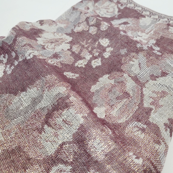 * West loop womens scarf 27"X67" burgendy gold floral pattern fringe edges new - Picture 4 of 7